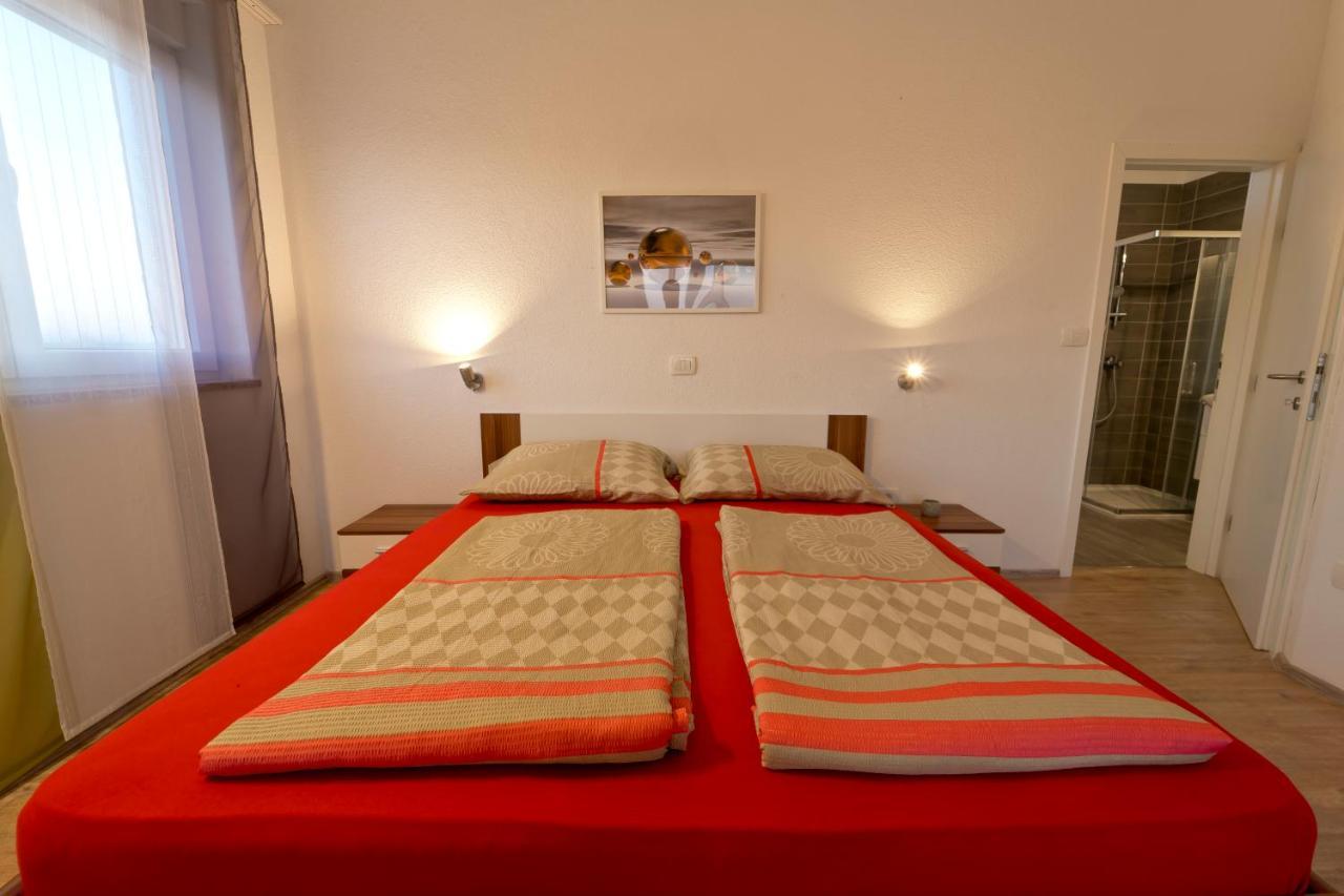 Villa Luka With Private Pool Near Pula Exteriör bild